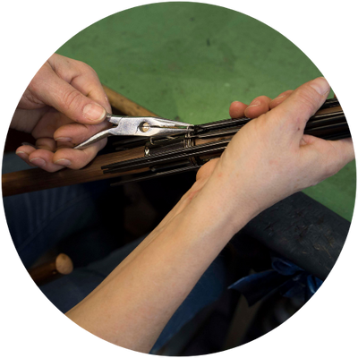 Reparatur eines Regenschirms Reparatur eines Regenschirms